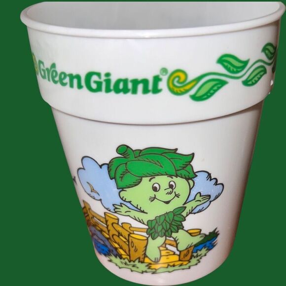 2 Vintage Green Giant "Little Sprout" Plastic Cups - Picture 4 of 5